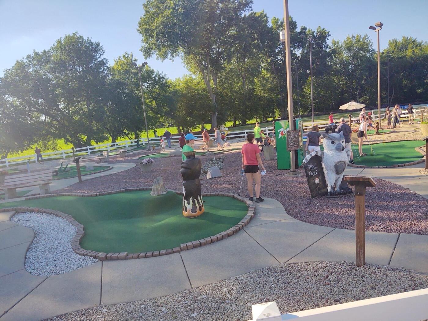 Miniature golf course obstacles
